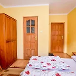 Pod Wyciagiem Bed & Breakfast 3*