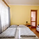 Pod Wyciagiem לינה וארוחת בוקר 3*