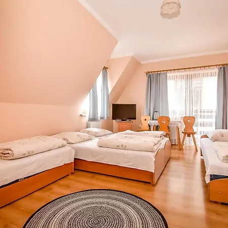 Pod Wyciagiem Harenda 3*